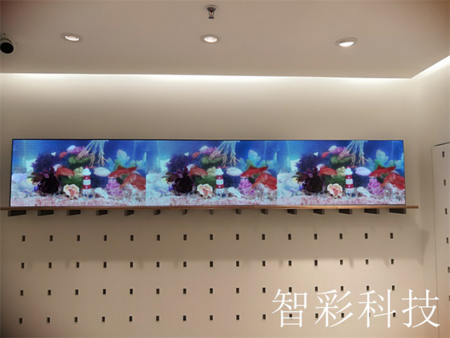 Lily服裝店LED顯示屏由上海智彩科技設計、安裝